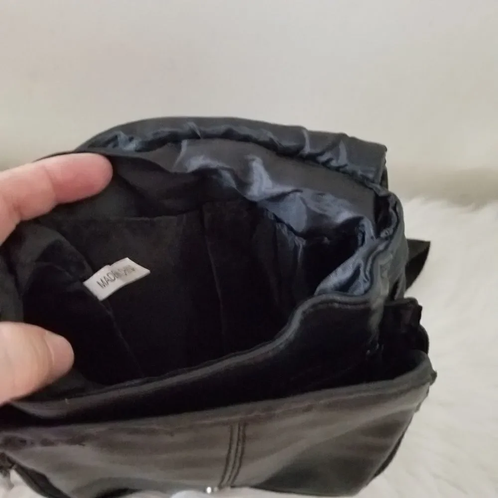 Buxton one shoulder backpack